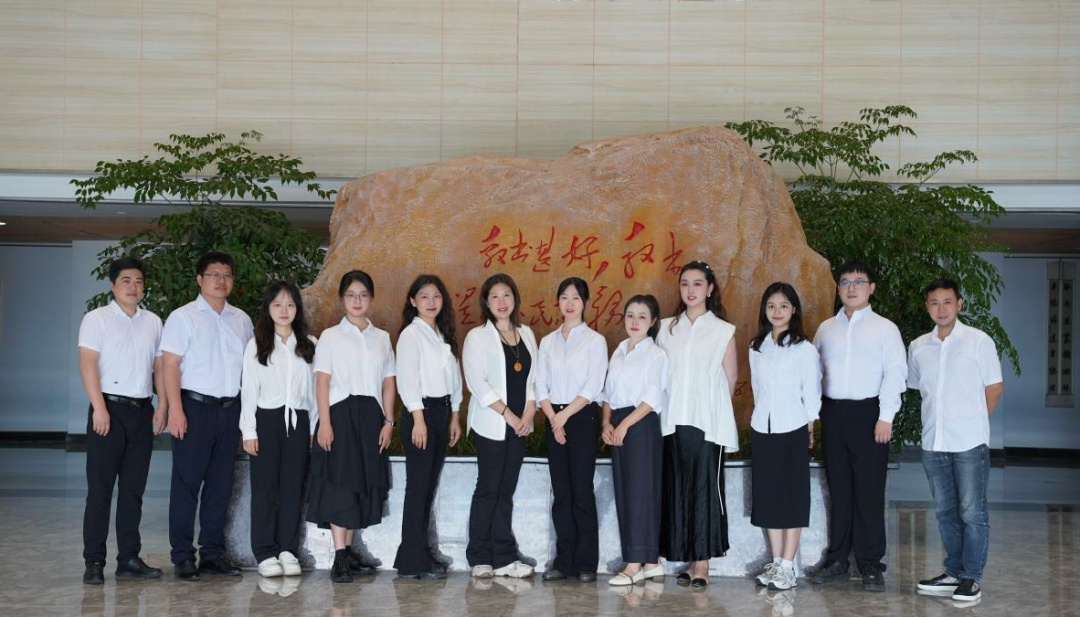 都匀一中艺术教研组：向美而行，以乐化人